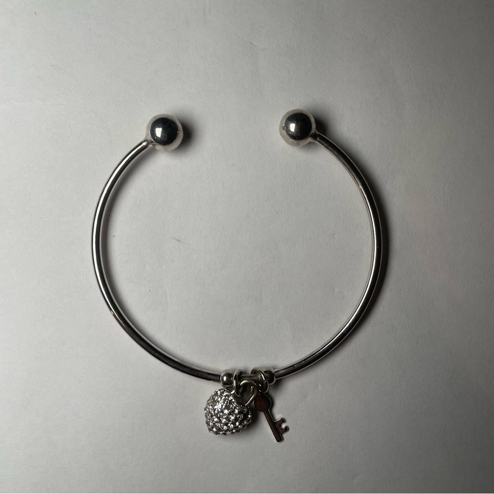 Silver Minimalist Charm Bracelet with Open Design